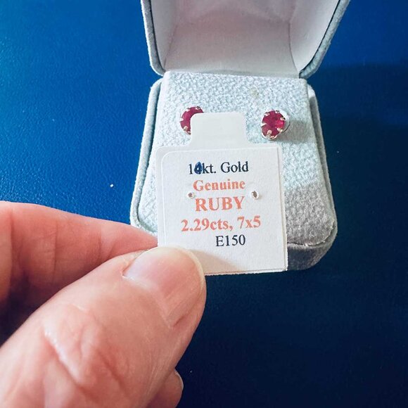 10K YG 2.29CTW Vibrant Pigeon Blood Tiffany Style 6-Prong Rubies. - Picture 3 of 4